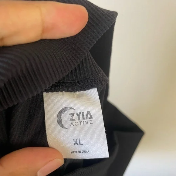 Zyia Active Black Reve Hustle‎ Shorts Seamless - Picture 9 of 9